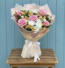 Букет цветов из:  Гвоздики, Орхидеи и Розы в Тоннельном