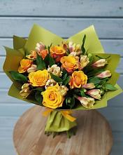 Букет цветов из:  Альстромерии и Розы в Тоннельном