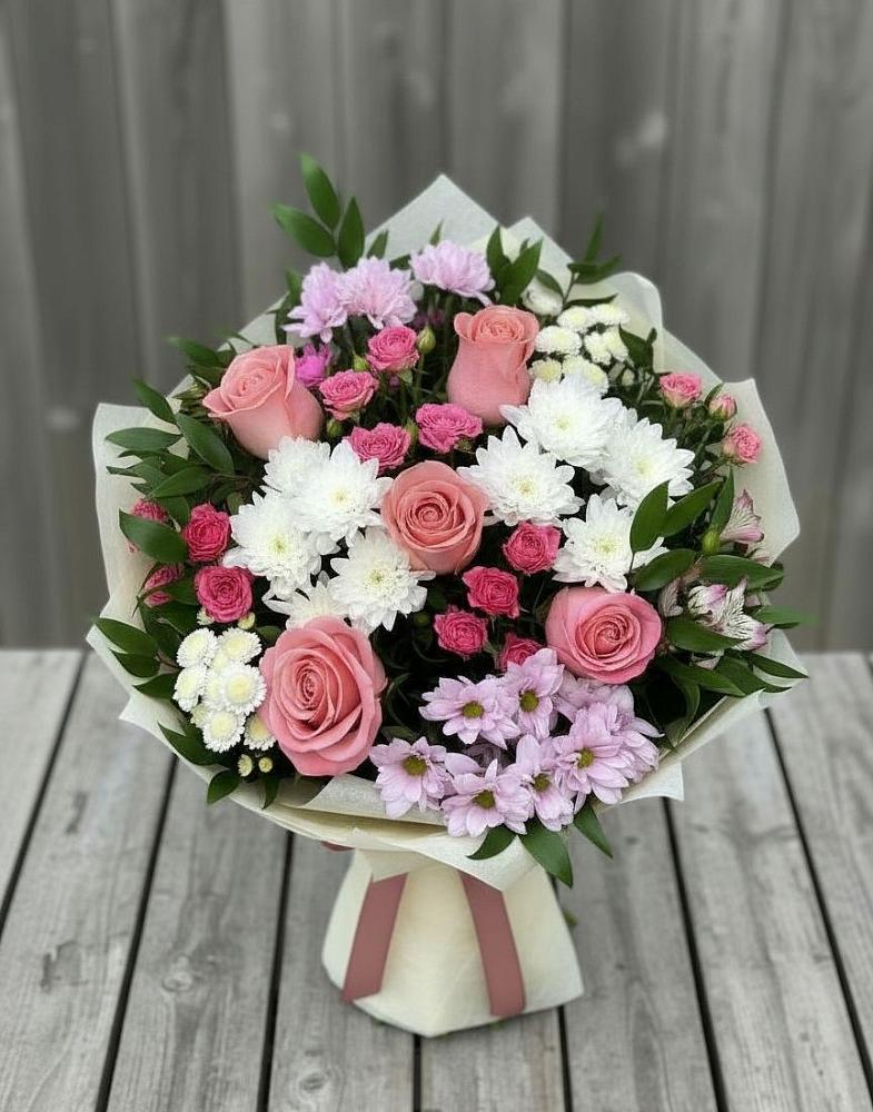 Букет цветов из: Альстромерии, Гвоздики, Розы и Хризантемы в Тоннельном
