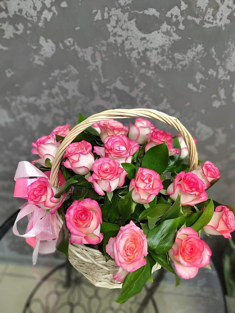 Цветочная композиция из Розы в корзине в Тоннельном