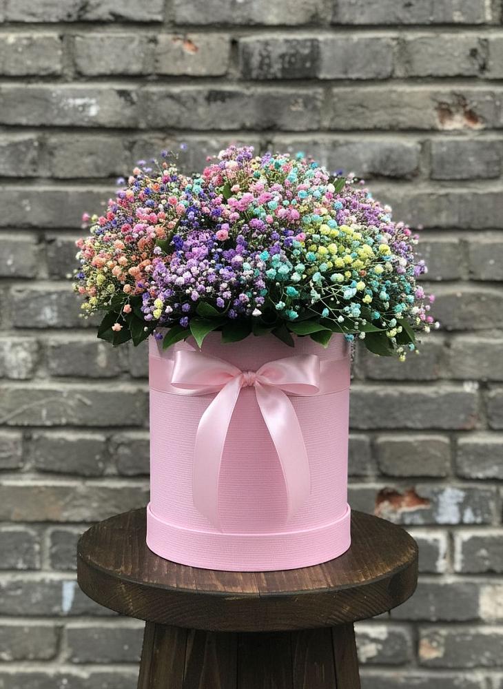 Цветочная композиция из Гипсофила и Розы в шляпной коробке в Тоннельном