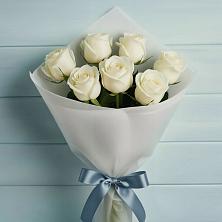 Букет 7 Белых роз Эдлесс Лав в Тоннельном