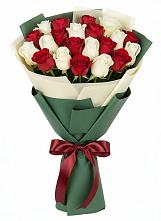 Букет Микс из красных и белых роз в Тоннельном
