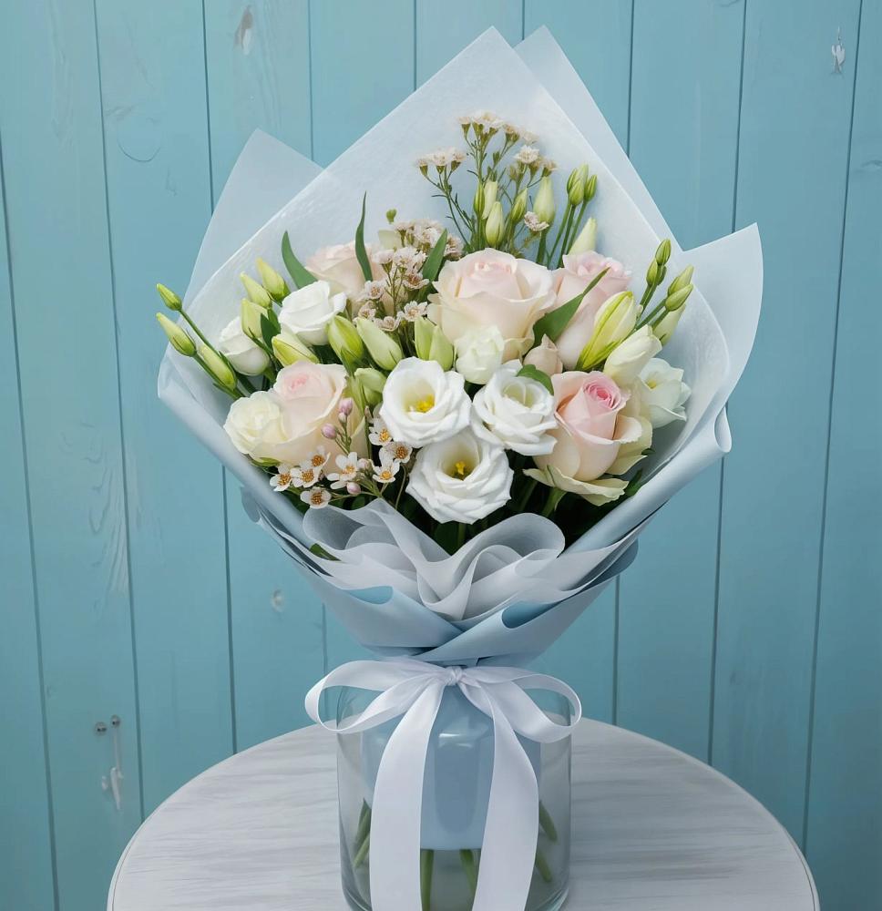 Букет цветов из: Розы и Лизиантусы в Тоннельном