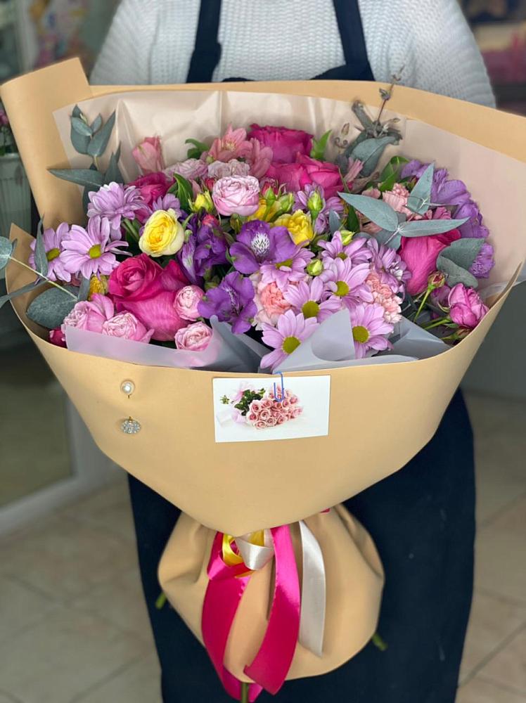 Букет цветов из: Хризантемы, Гвоздики и Альстромерии в Тоннельном