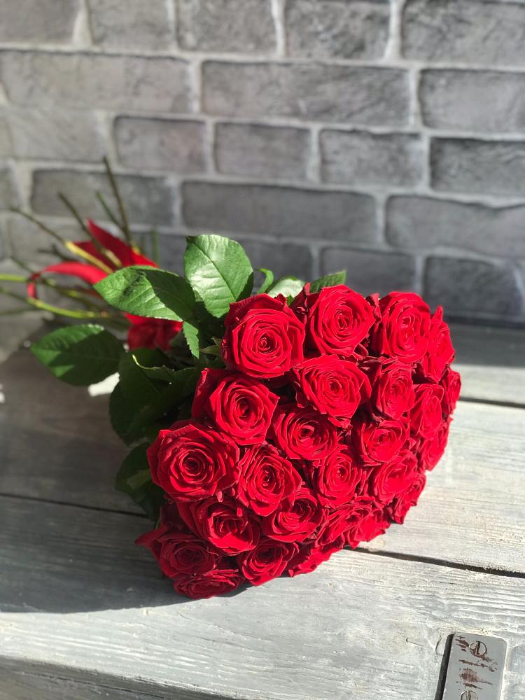 Букет Красные розы Фридом в Тоннельном