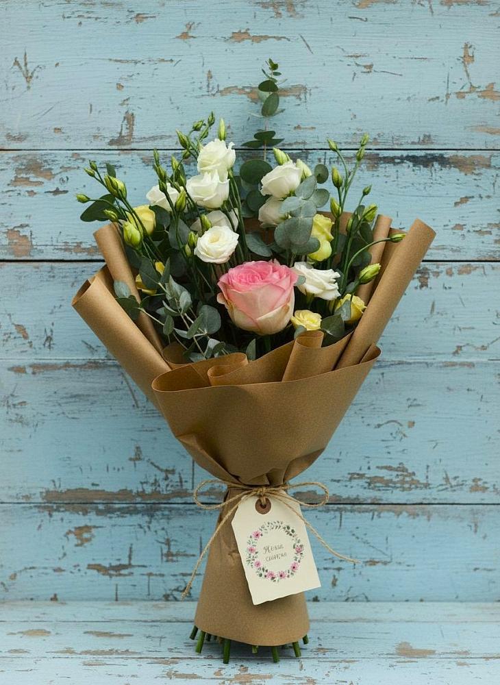 Букет цветов из: Розы и Лизиантусы в Тоннельном