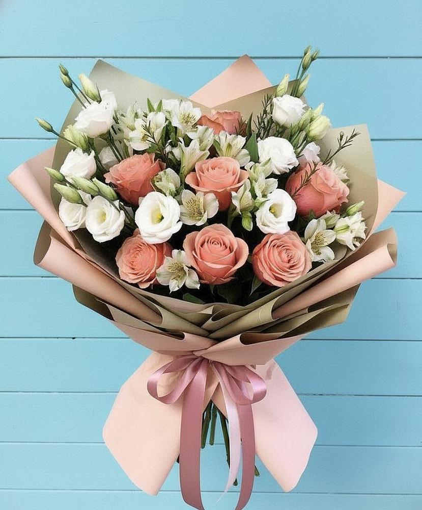 Букет цветов из: Розы, Альстромерии и Лизиантусы в Тоннельном