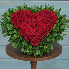 Цветочная композиция из Розы в виде сердца в Тоннельном