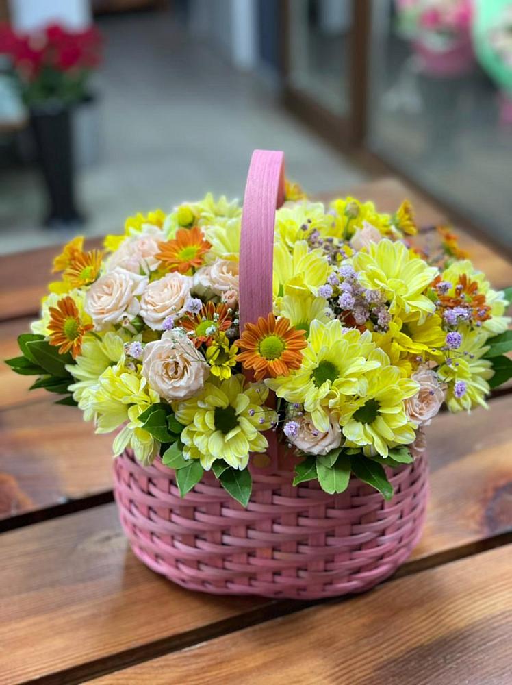 Цветочная композиция из Хризантемы и Розы в корзине в Тоннельном