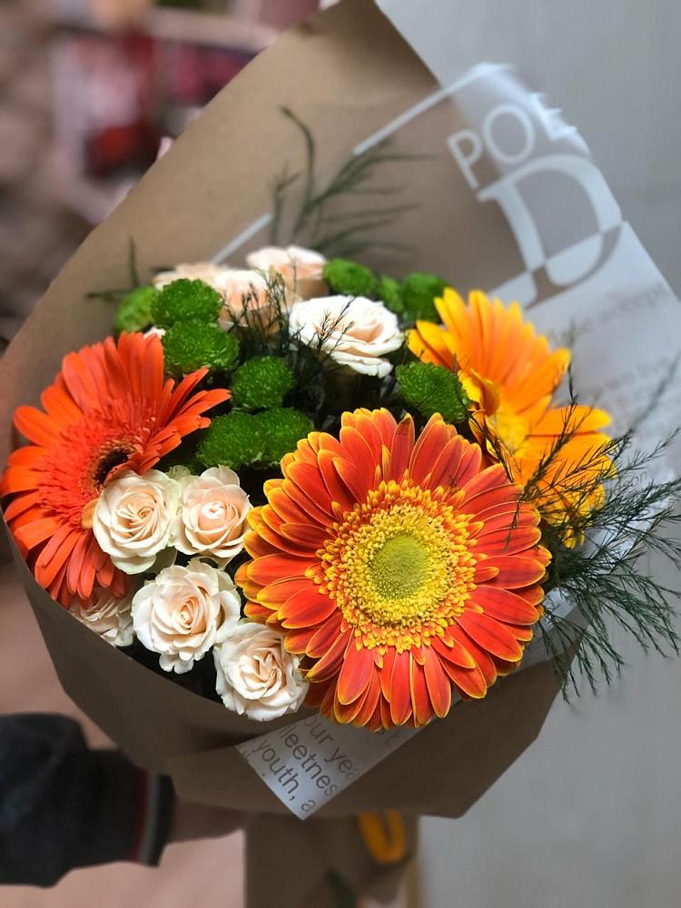 Букет цветов из: Герберы, Хризантемы и Розы в Тоннельном