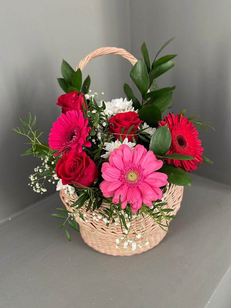 Цветочная композиция из Розы, Хризантемы и Герберы в корзине в Тоннельном