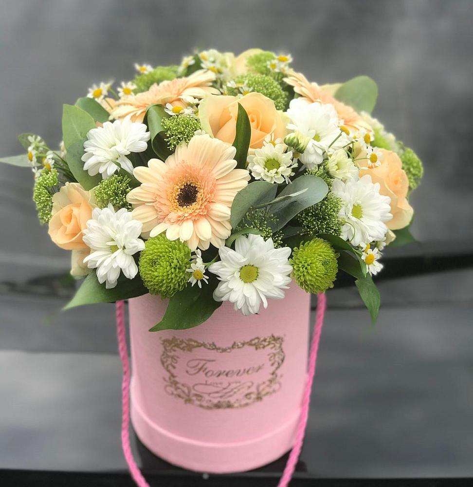 Цветочная композиция из Розы, Герберы и Хризантемы в шляпной коробке в Тоннельном