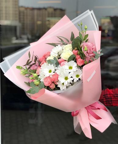 Букет цветов из: Розы, Лизиантусы и Хризантемы в Тоннельном