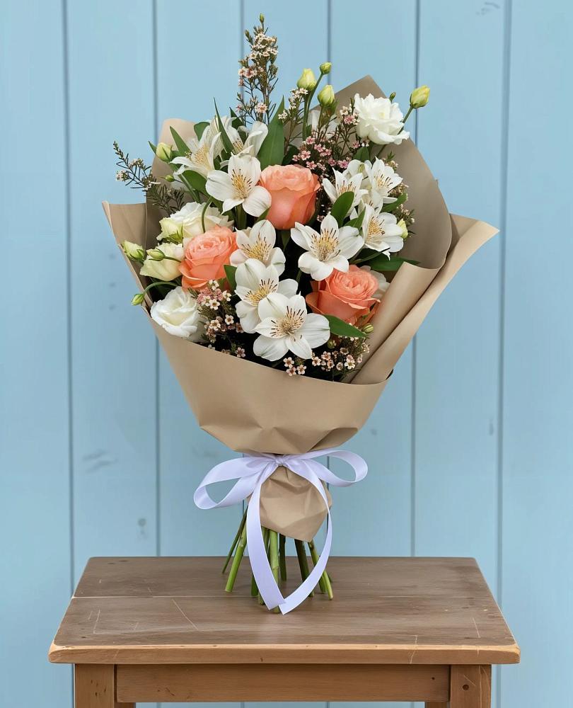 Букет цветов из: Альстромерии, Лизиантусы, Розы и Хризантемы в Тоннельном